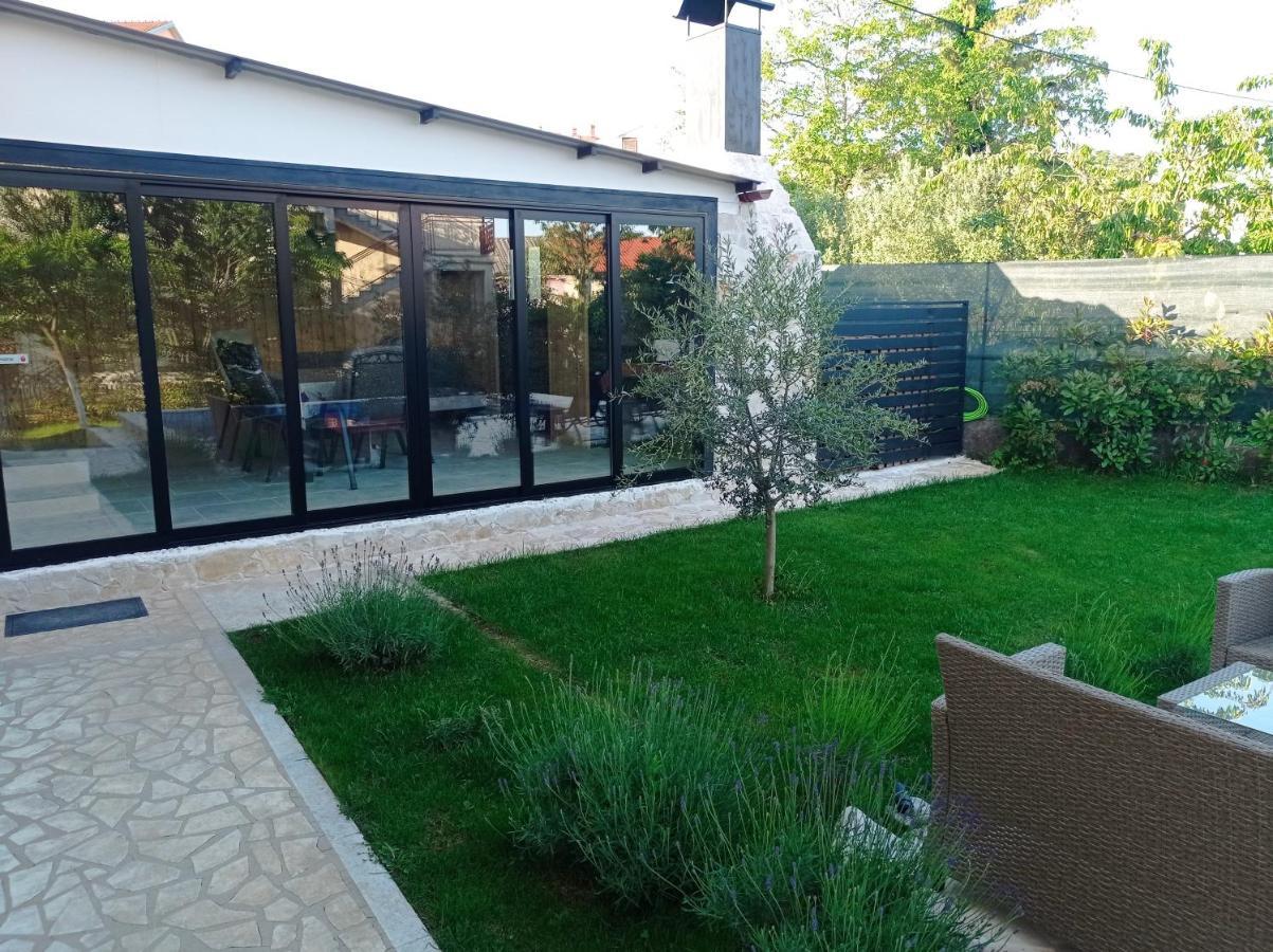 Apartman Simun غييكا الغرفة الصورة